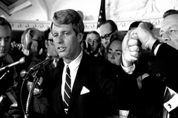 Mỹ công bố 10.000 trang hồ sơ về Robert F. Kennedy