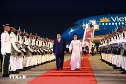 Thủ tướng tới Kuala Lumpur, bắt đầu thăm Malaysia và dự các Hội nghị cấp cao