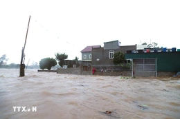 Áp thấp nhiệt đới di chuyển sâu sang khu vực Trung Lào