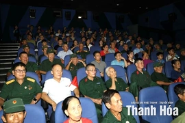 Xúc động 100 cựu chiến binh xã Hoằng Châu được mời xem phim “Mưa đỏ”