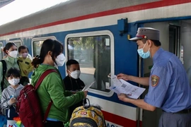 Giá vé tàu Tết tăng, chặng cao nhất có giá hơn 3,7 triệu đồng