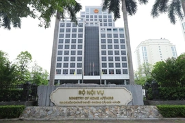 Khẩn trương rà soát việc bố trí, sử dụng cán bộ, công chức cấp xã và biên chế cả nước