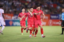 CAHN mất Quang Hải trước trận gặp Cebu FC; Liverpool và Chelsea vất vả đi tiếp ở cúp Liên đoàn