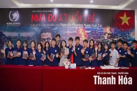 Cơn sốt “Mưa đỏ”: Tiết học lịch sử qua những thước phim
