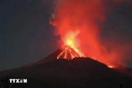 Indonesia ra cảnh báo cao nhất đối với hàng không do núi lửa phun trào
