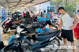 Cùng nhau tái thiết cuộc sống sau lũ