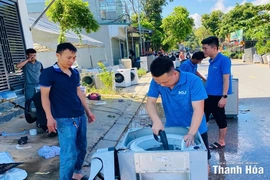 Thắp sáng niềm tin cho bà con nơi vùng lũ