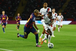 Huy Hoàng giành cú đúp HCV tại giải bơi châu Á 2025; Barca gục ngã trước PSG