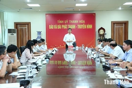Phó Bí thư Thường trực Tỉnh ủy Nguyễn Hồng Phong thăm, làm việc với Báo và Đài phát thanh - Truyền hình Thanh Hóa