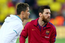 HLV Văn Sỹ Sơn tái ngộ SLNA; MU nên mượn Messi tháng 1? 