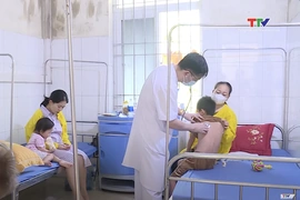Bản tin Thời sự tối 17/10/2025: Ngành Y tế Thanh Hóa kiểm soát lây nhiễm bệnh tay chân miệng