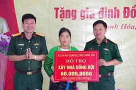 Bàn giao “Nhà Đồng đội” cho quân nhân có hoàn cảnh khó khăn