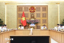Thủ tướng: Xử lý nghiêm cán bộ vô cảm với khó khăn của doanh nghiệp, người dân