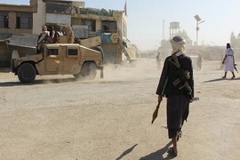 Afghanistan và Pakistan ngừng bắn sau giao tranh biên giới khiến hàng chục người thiệt mạng