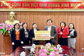 Các địa phương, doanh nghiệp tiếp tục ủng hộ đồng bào vùng lũ
