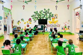 Tự làm đồ dùng, thiết bị dạy học và những hiệu ứng tích cực