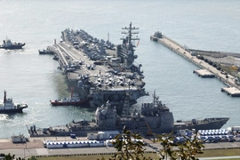 Tàu sân bay USS George Washington cập cảng Busan, củng cố hợp tác quân sự Hàn - Mỹ