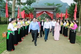 Phó Chủ tịch UBND tỉnh Mai Xuân Liêm dự ngày hội Đại đoàn kết toàn dân tộc tại xã Ngọc Lặc