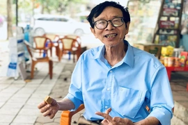 Người phác thảo cuộc đời... bằng thơ