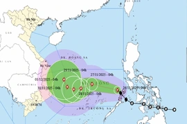 Bão số 15 chính thức đổ bộ biển Đông, cường độ mạnh nhất cấp 11, giật cấp 14