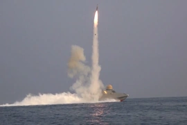 Iran thử tên lửa hải quân có tầm bắn vượt chiều dài Vịnh Ba Tư trong cuộc tập trận hải quân mới nhất
