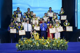 Trao Giải thưởng “Tình nguyện quốc gia” và “Tuổi trẻ sáng tạo” toàn quốc