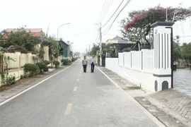 Những con đường của lòng dân