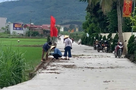 “Đi từng ngõ, gõ từng nhà” để khơi dậy sức dân