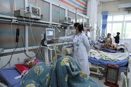 Khói thuốc vẫn len lỏi trong “vùng cấm”