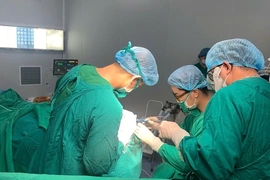 Cứu sống bệnh nhân xuất huyết não nặng bằng kỹ thuật dẫn lưu não thất