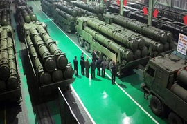 Triều Tiên ra mắt hệ thống pháo phản lực phóng loạt mới