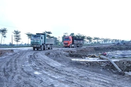 Nghỉ Tết vẫn “3 ca, 4 kíp” trên công trường trọng điểm