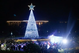 Các khu nghỉ dưỡng hút khách trong kỳ nghỉ dài ngày