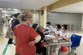 Bộ Y tế đề xuất lộ trình miễn viện phí toàn dân theo 3 giai đoạn