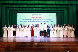 Trường Đại học Hồng Đức tuyên dương, khen thưởng 954 sinh viên