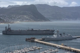 Trung Quốc và Iran điều tàu chiến đến Nam Phi, chuẩn bị tham gia tập trận chung