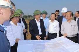 Bí thư Tỉnh ủy Nguyễn Doãn Anh kiểm tra tiến độ các dự án trọng điểm tại Khu Công nghiệp Lam Sơn - Sao Vàng