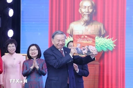 Nhà xuất bản Thông tấn ra mắt ba cuốn sách ảnh chào mừng Đại hội XIV của Đảng