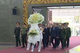 Đoàn đại biểu tỉnh Thanh Hóa viếng Đại tướng, Anh hùng Lực lượng vũ trang nhân dân Lê Văn Dũng