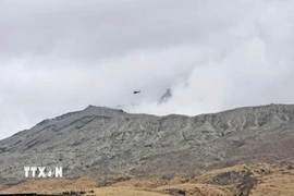 Nhật Bản thông báo máy bay trực thăng mất tích gần núi lửa Aso