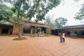 Xây dựng môi trường văn hóa du lịch đầu xuân