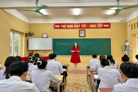 Những nữ giáo viên học tập và làm theo Bác