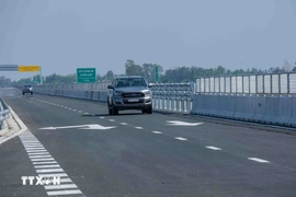 Rà soát, nâng cấp các tuyến đường bộ cao tốc đã đầu tư theo quy mô phân kỳ