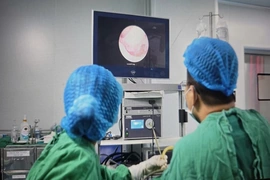 Lần đầu tiên tại Thanh Hóa triển khai phẫu thuật nội soi tai dưới nước