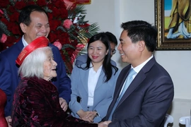 Bí thư Tỉnh ủy Nguyễn Doãn Anh thăm, tặng quà gia đình chính sách; kiểm tra công tác bảo đảm an ninh trật tự dịp Tết Nguyên đán