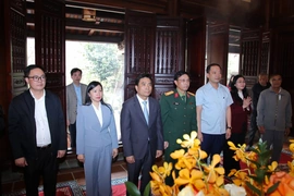 Bí thư Tỉnh ủy Nguyễn Doãn Anh dâng hương tưởng nhớ cố Tổng Bí thư Lê Khả Phiêu