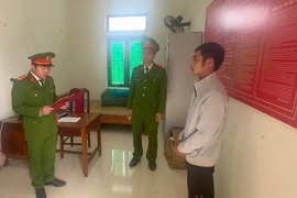 Khởi tố vụ án, bắt tạm giam đối tượng gây rối trật tự công cộng