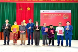 Agribank Nam Thanh Hóa trao 1.800 phần quà Tết tại nhiều địa phương trên địa bàn tỉnh