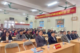 Cử tri Tổ dân phố Đông Bắc Ga 1 giới thiệu danh sách 9 ứng cử viên ĐBQH và HĐND các cấp