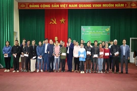 “Xuân ấm áp - Tết sum vầy” trao quà cho người khuyết tật, trẻ mồ côi&nbsp;có hoàn cảnh khó khăn